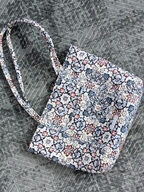 Vera Bradley Small Vera Tote Bag Purse Handbag Lisbon Medallion Cool